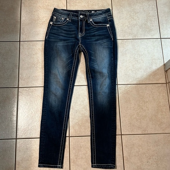 MISS ME SIZE 29 X 30 MID-RISE HAILEY SKINNY EMBROIDERED BACK POCKETS DENIM JEANS - Picture 2 of 5